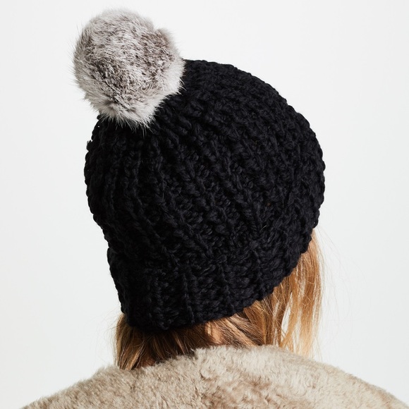 Rebecca Minkoff Accessories - Rebecca Minkoff Chunky Tuck Earphone Beanie